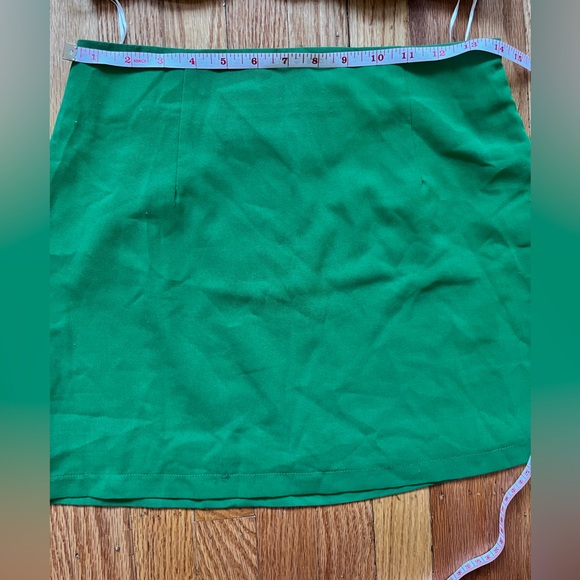 Green skirt and top set - Picture 4 of 5